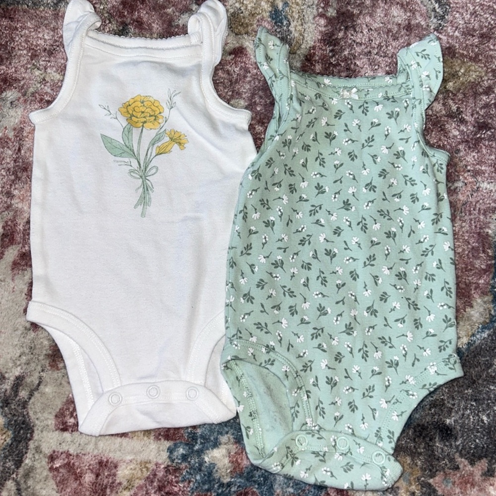 CARTER’S baby girl onesies
